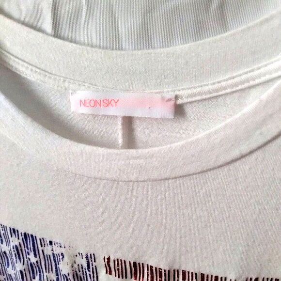 ⭐ Neon Sky Distressed Graphic Print Patriotic Rlaxd Slvelss Rayon T Shirt Top Lg - Picture 5 of 5